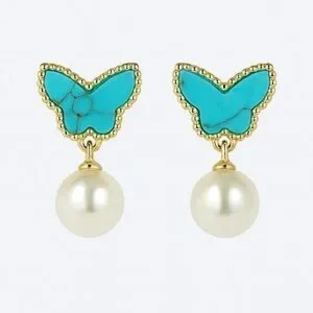 ?? Gold and Pearl Earrings